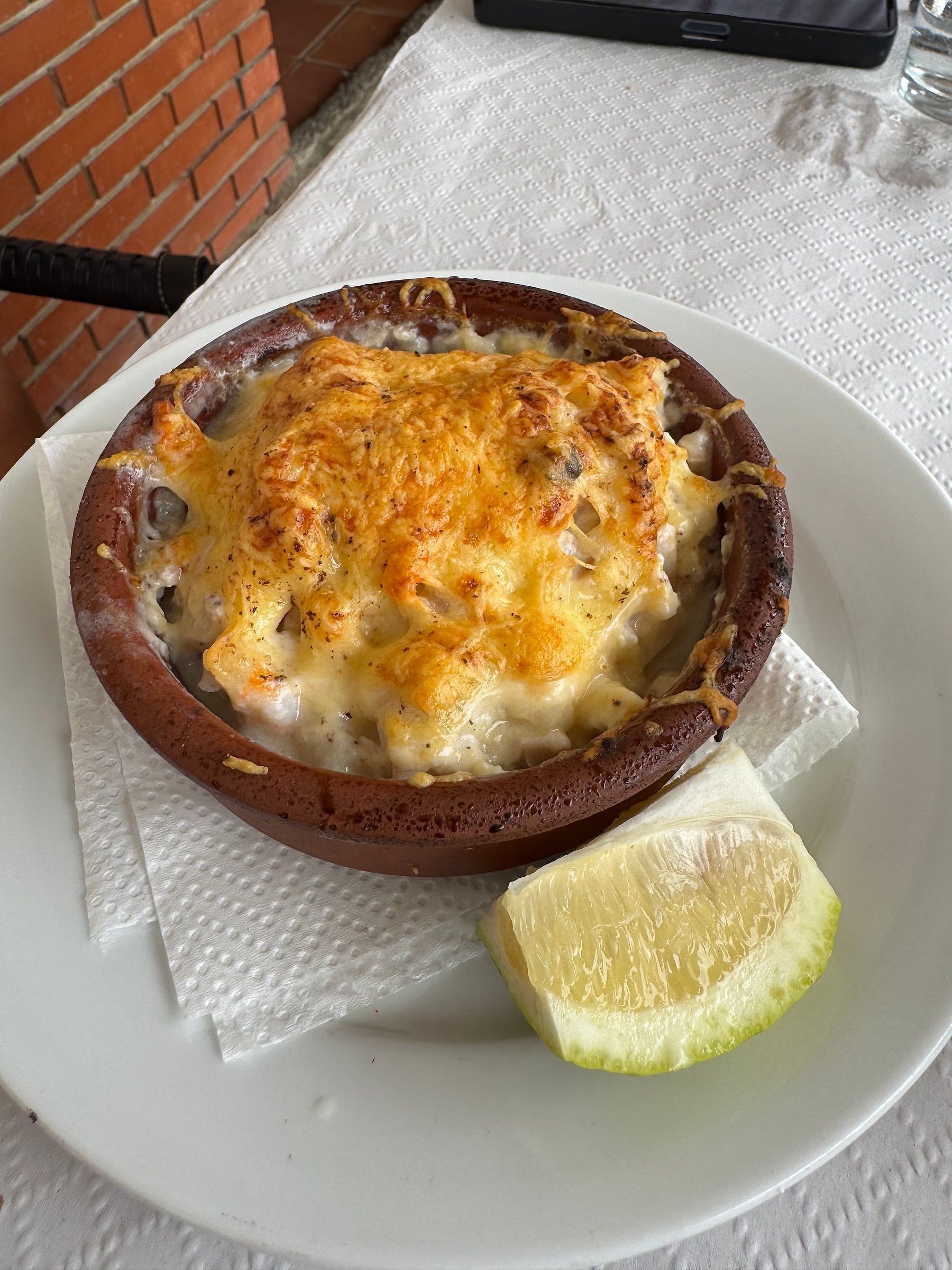 Gratin de fruits de mer en cassolette